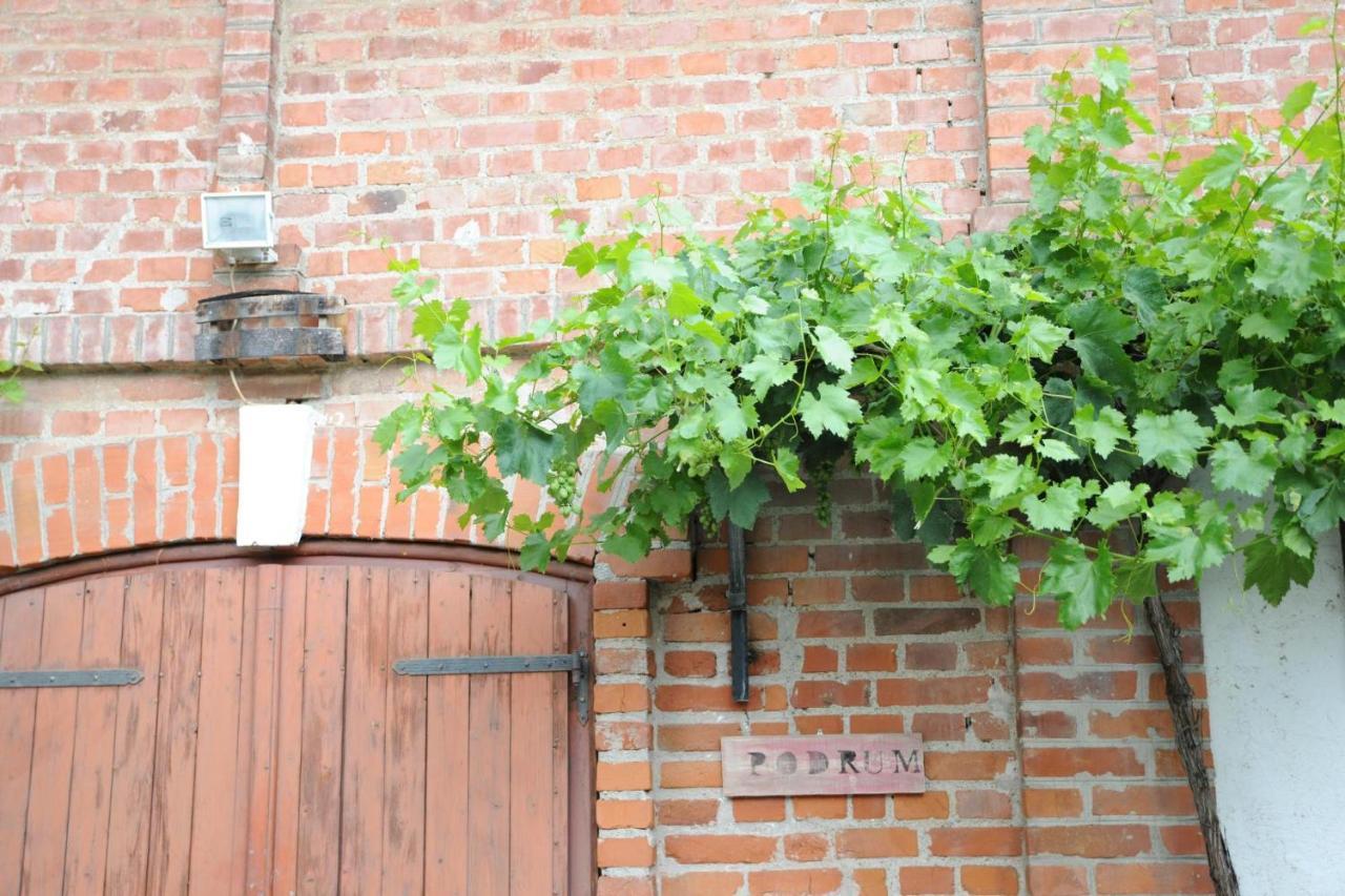 Wellness B&B Winery Sontacchi Kutjevo Екстер'єр фото