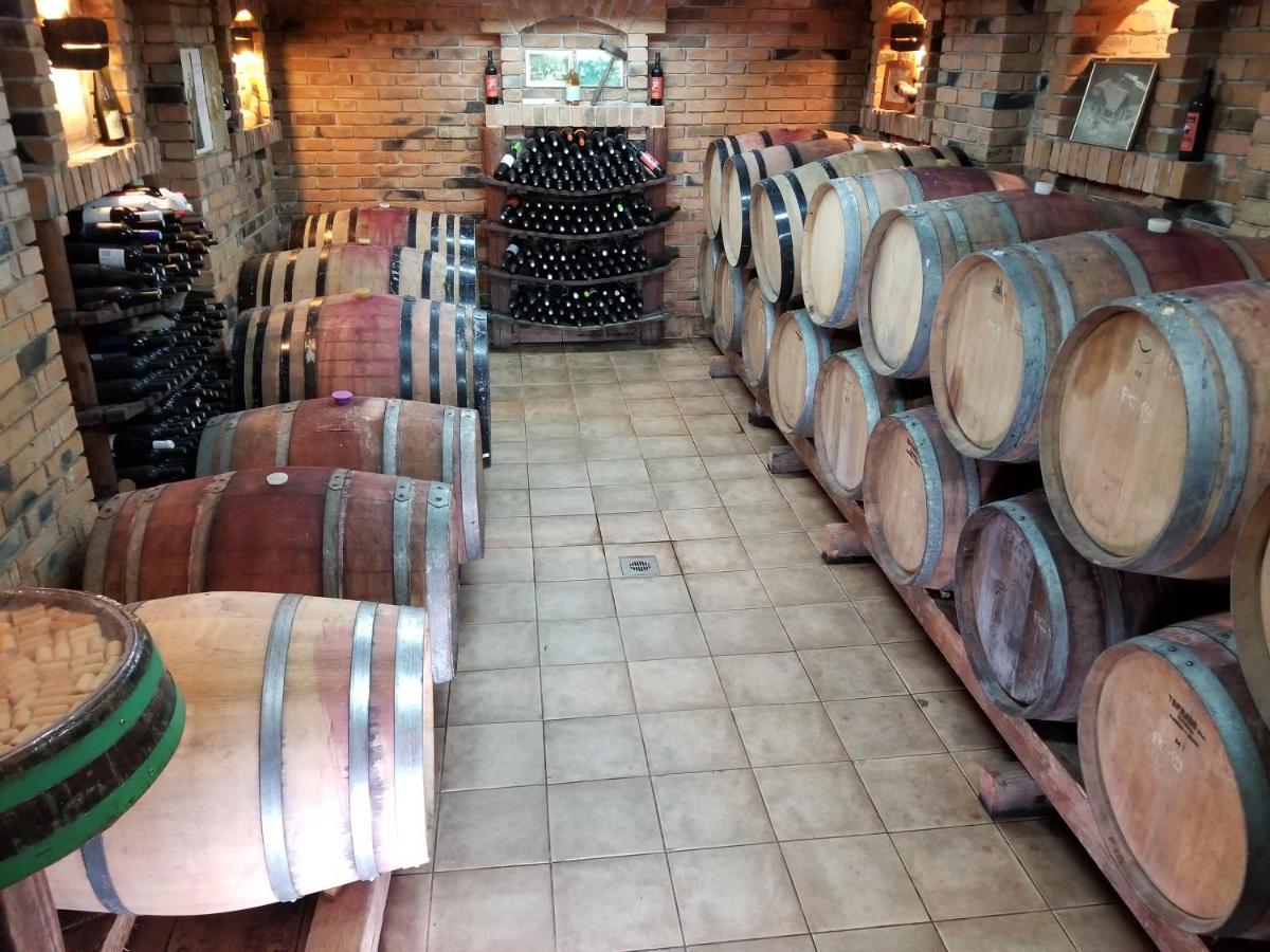 Wellness B&B Winery Sontacchi Kutjevo Екстер'єр фото