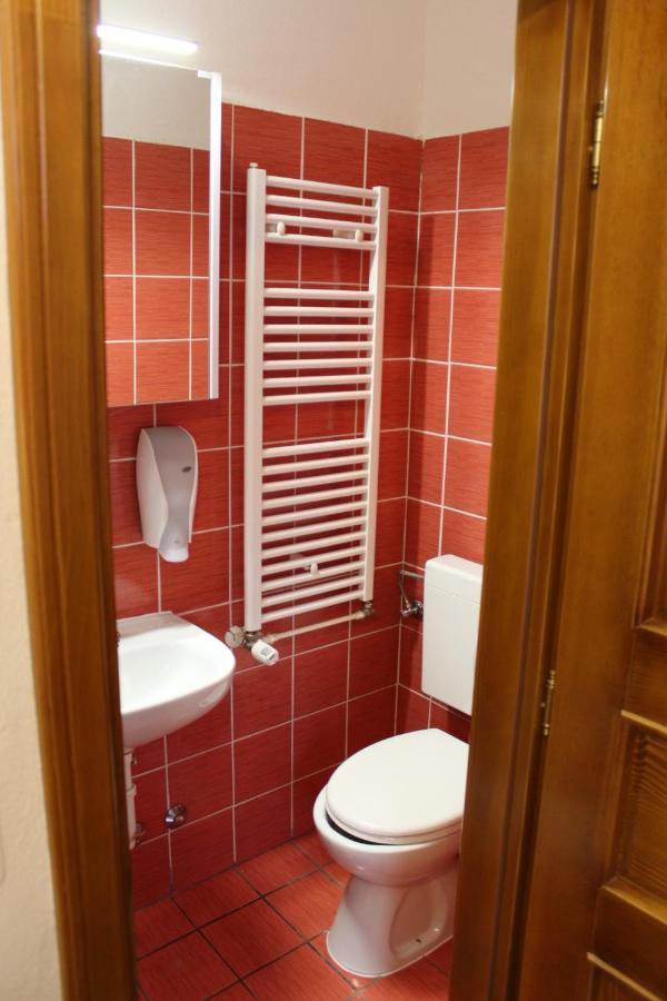 Wellness B&B Winery Sontacchi Kutjevo Екстер'єр фото
