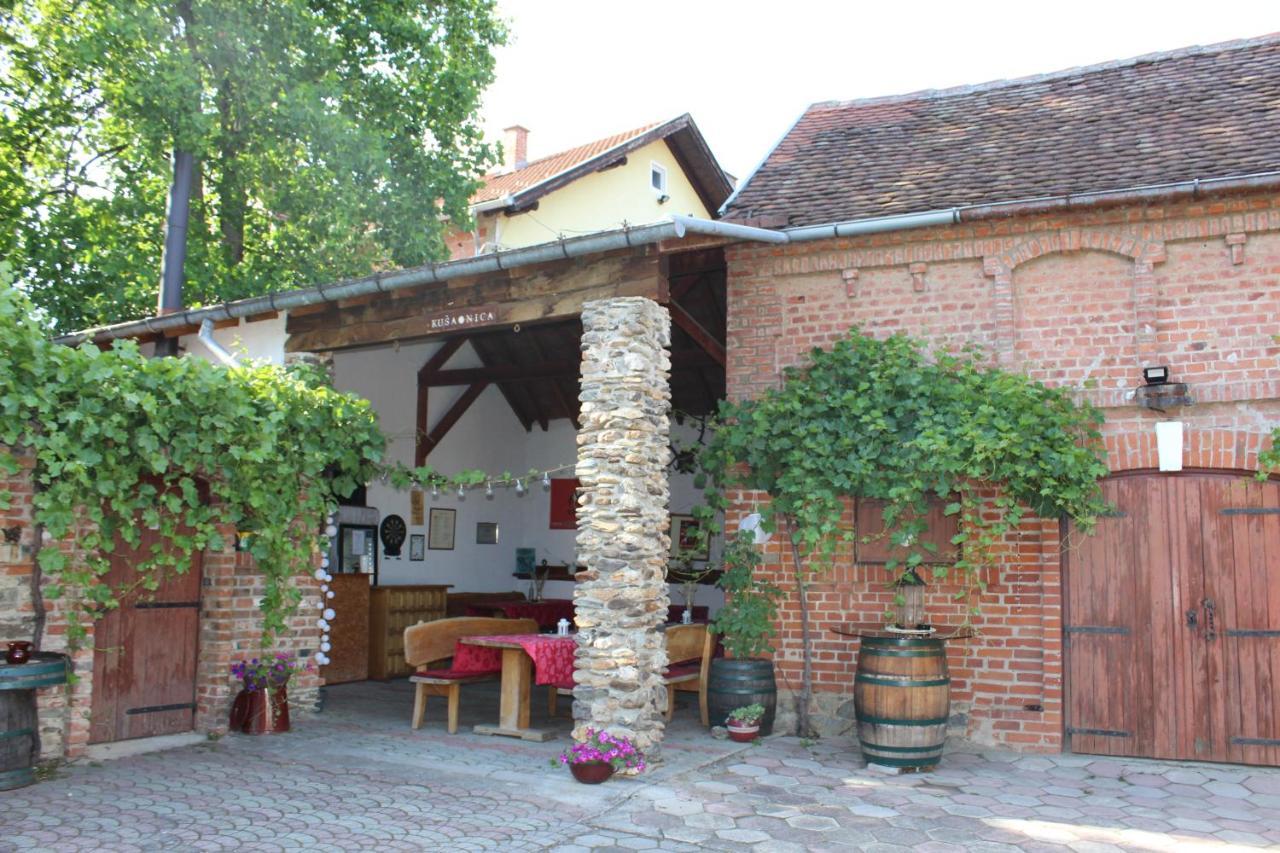 Wellness B&B Winery Sontacchi Kutjevo Екстер'єр фото
